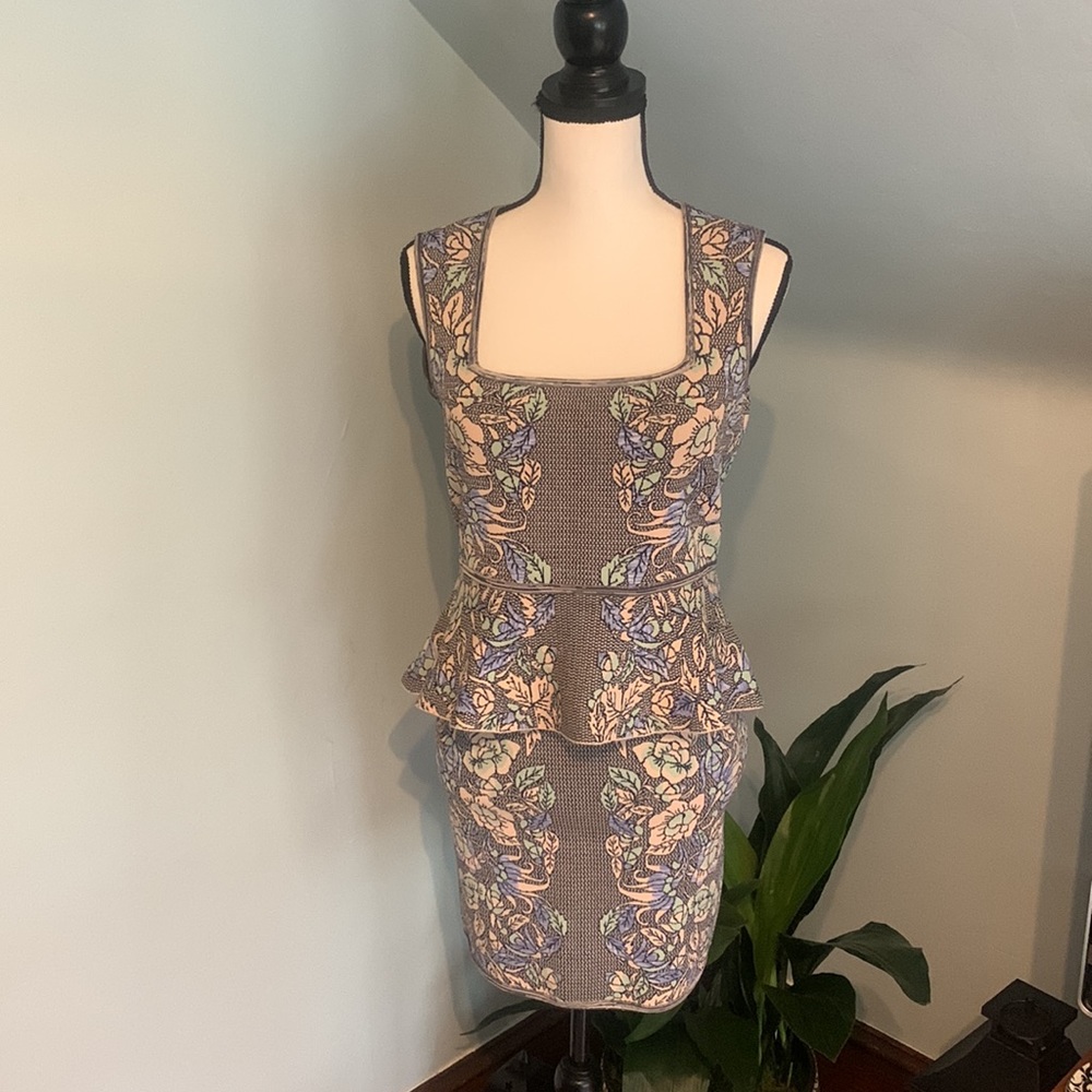 BCBG Floral Peplum Top and matching Pencil Skirt (size L): Never Worn